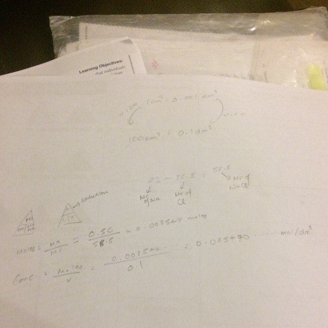 calculate the molarity of a solution that contains 0.50 g of NaCl
