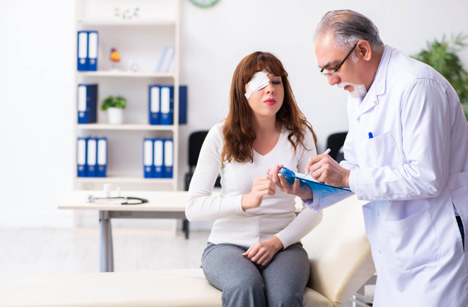 Your Complete Guide to Cataract Eye Surgery