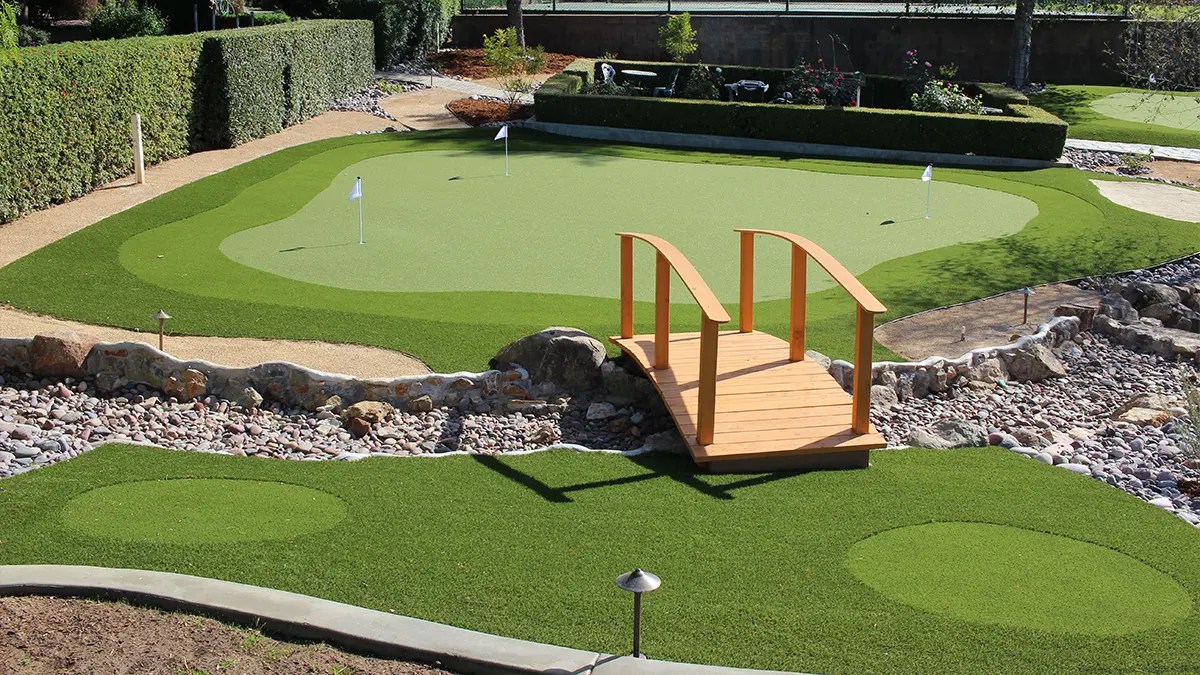Expertly Designed Golf Putting Greens US Turf