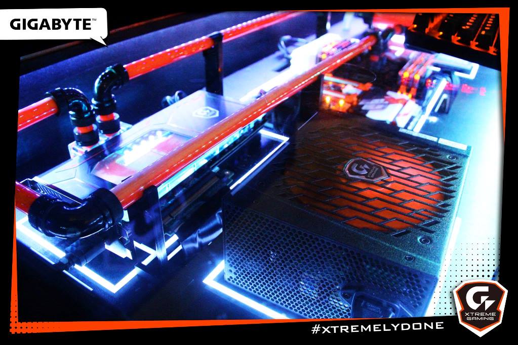 [PC Mod] Custom Gaming PC Desk AORUS