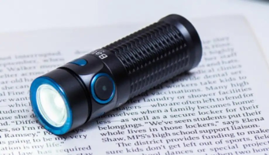 Rechargeable Flashlights vs Flashlights with Disposable Batteries Olight