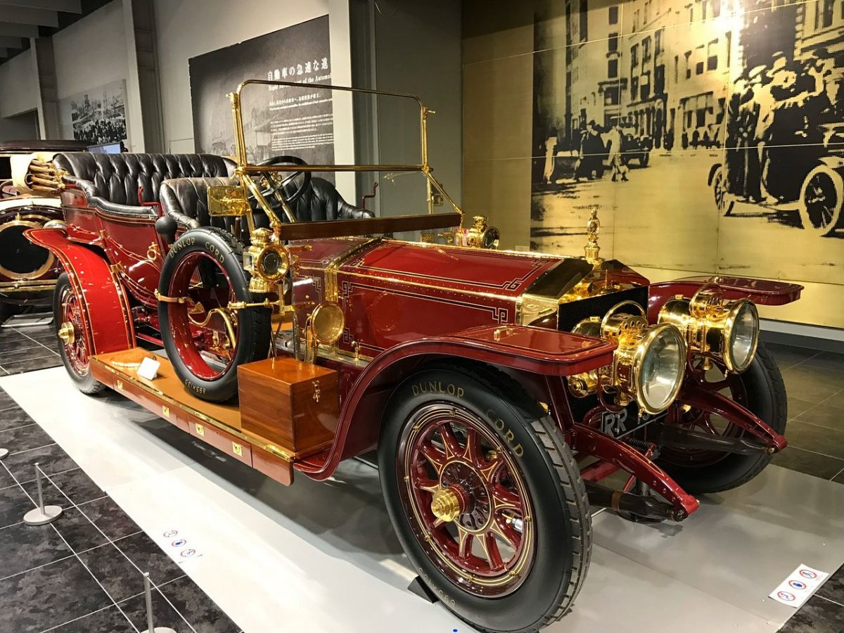 What's up ? A visit to the Toyota Automobile Museum by Sacha