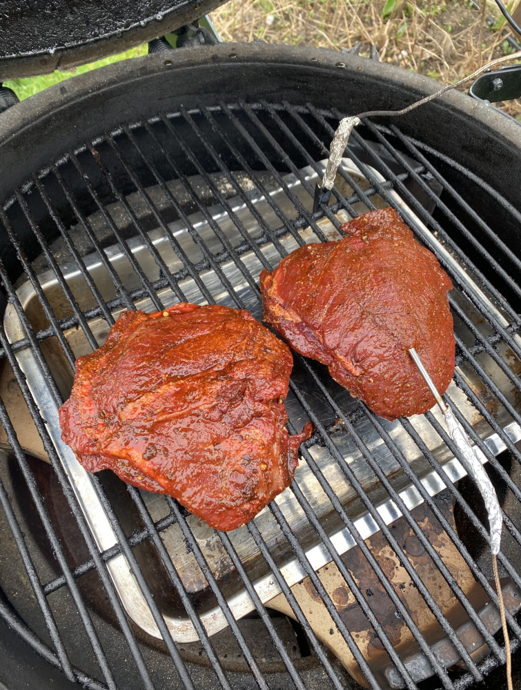 Beef cheeks in buns with pics 🐮 🍔 — Big Green Egg Forum
