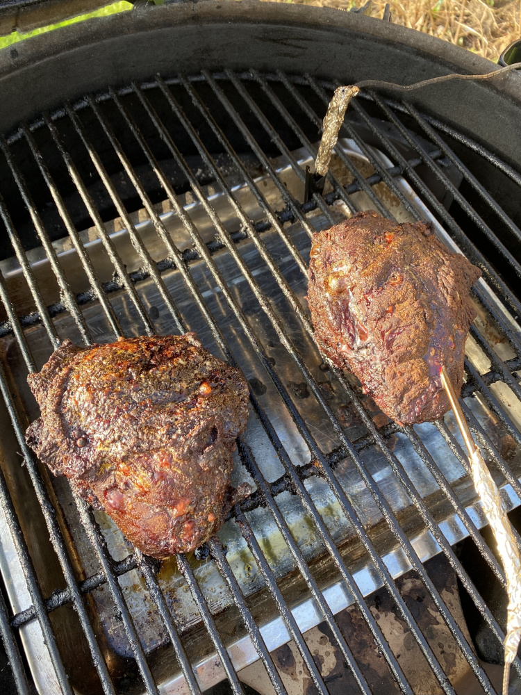Beef cheeks in buns with pics 🐮 🍔 — Big Green Egg Forum