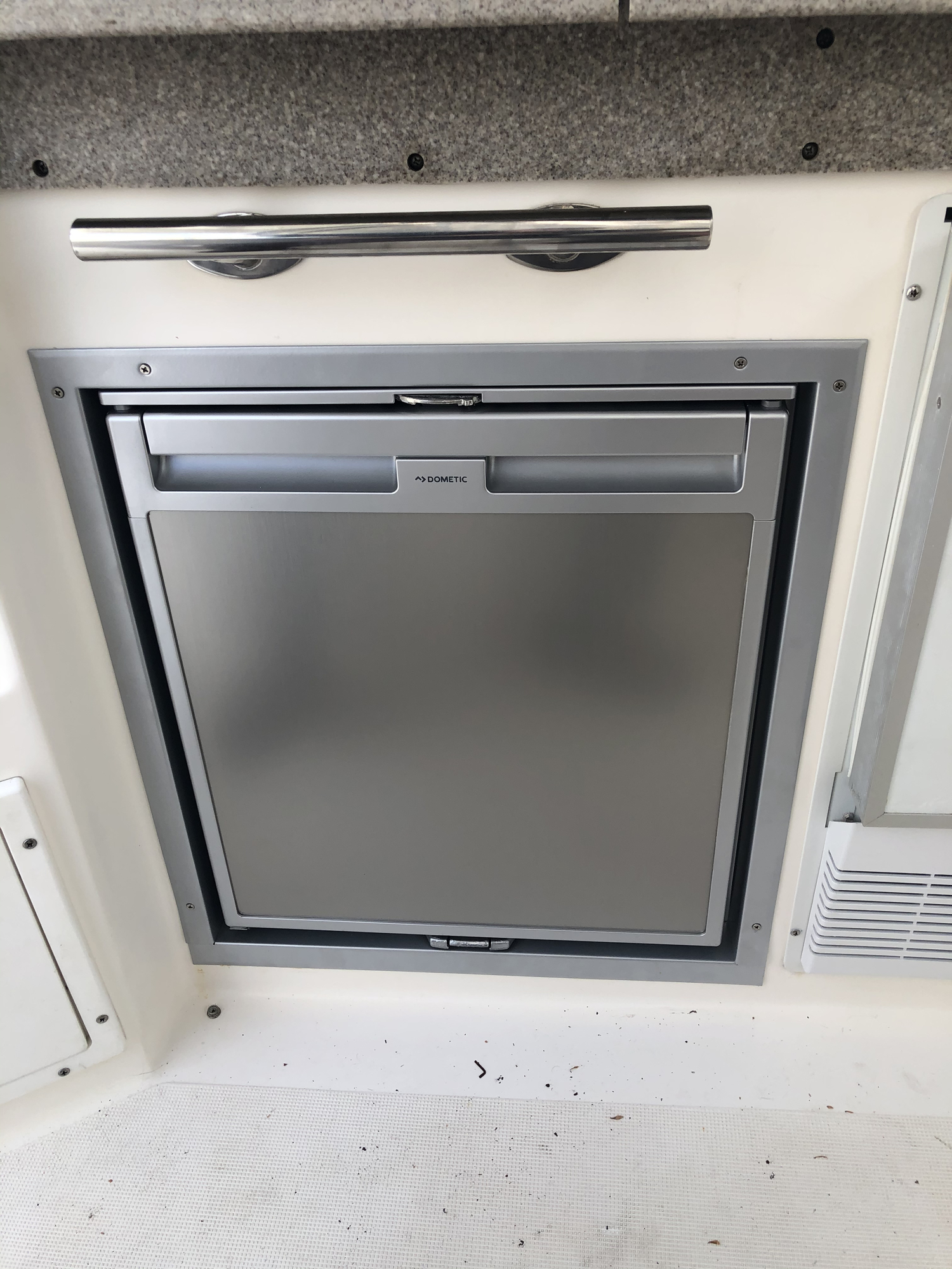 Identifying EC 280 Refrigerator Parts? — Rinker Boat Company