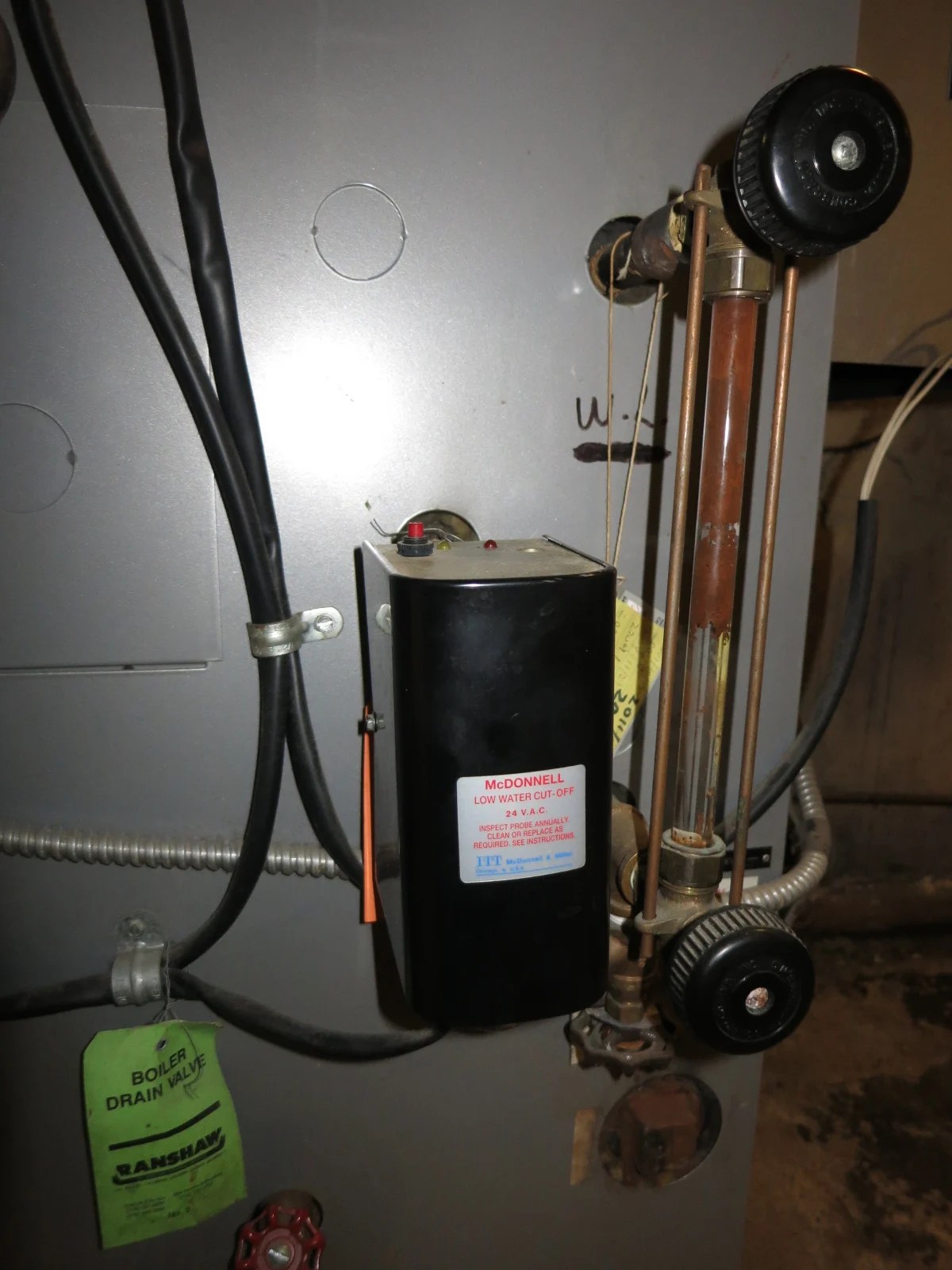 Questions regarding the main vent and auto water feeder that cuts off