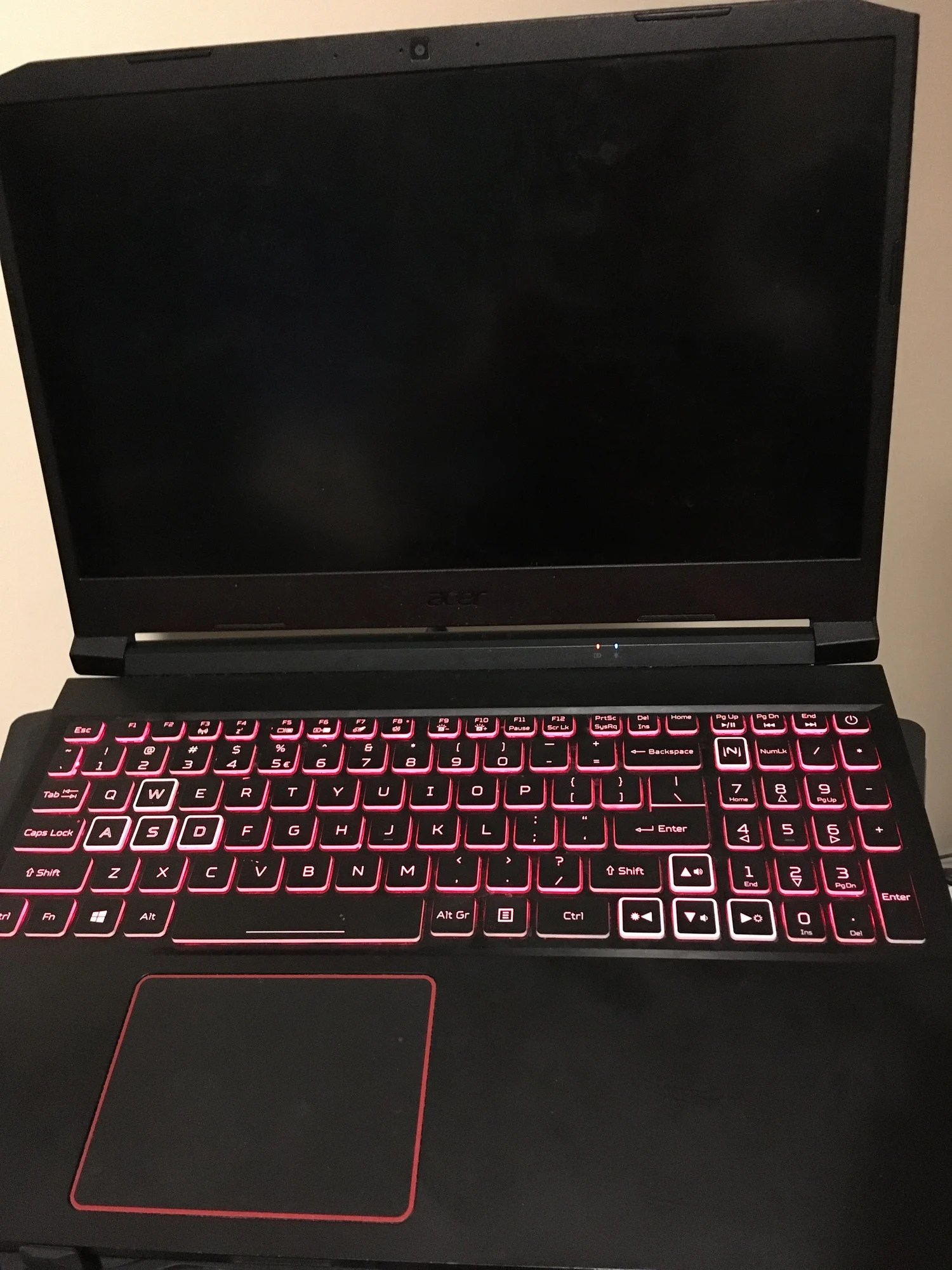 My Acer nitro 5 AN51555 has a black screen and keep restarting with