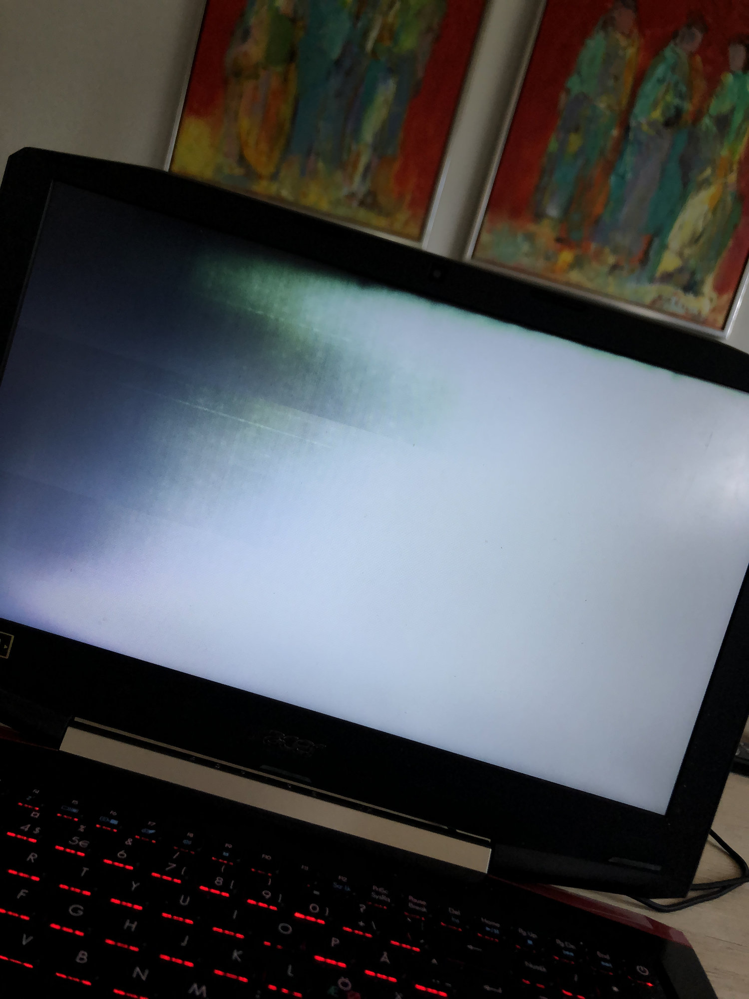 My computer seems to start flickering green/white. — Acer Community