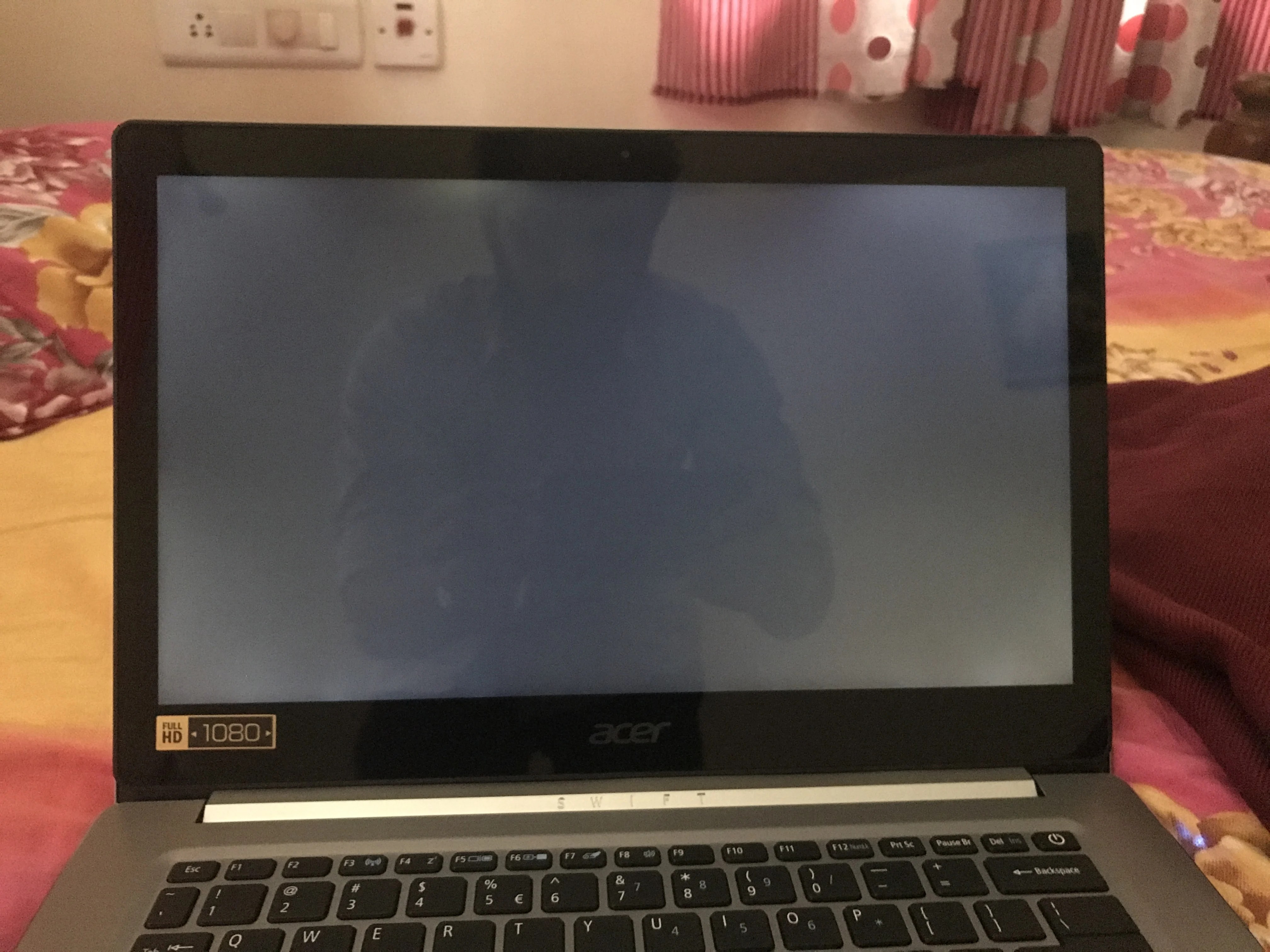 Newly purchased Acer swift 3 laptop has light yellowish tint — Acer
