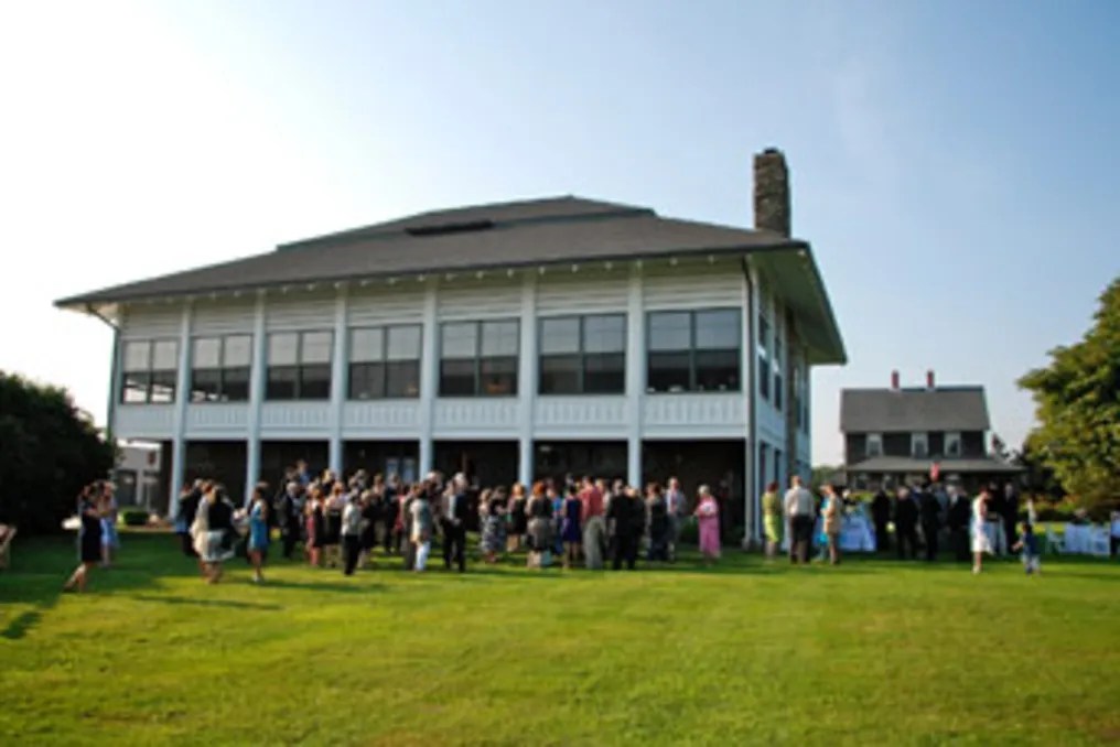Kinney Bungalow at Sunset Farm Reception Venue Wedding Service Guide US