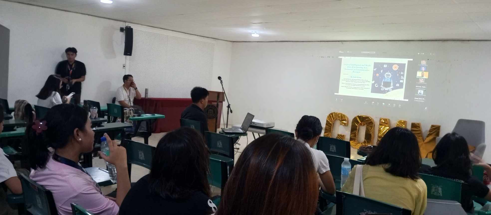 CLASE's Communication Program holds Seminar, Explores CuttingEdge
