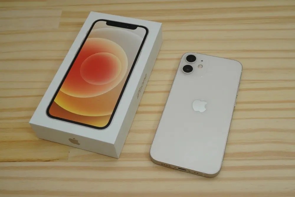【レビュー】「iPhone 12 mini」久々に小さなiPhoneを使った結果… ウサノ通信