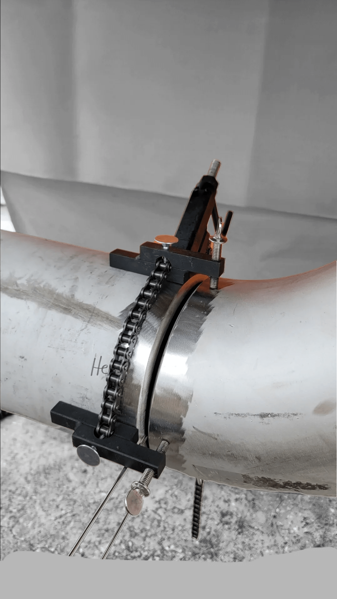 Pipe fitting alignment 2"14"