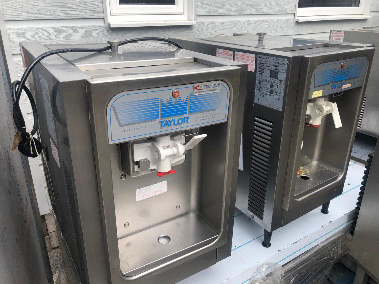 Taylor Counter Top Ice Cream Machine 15240 / Soft serve ice cream