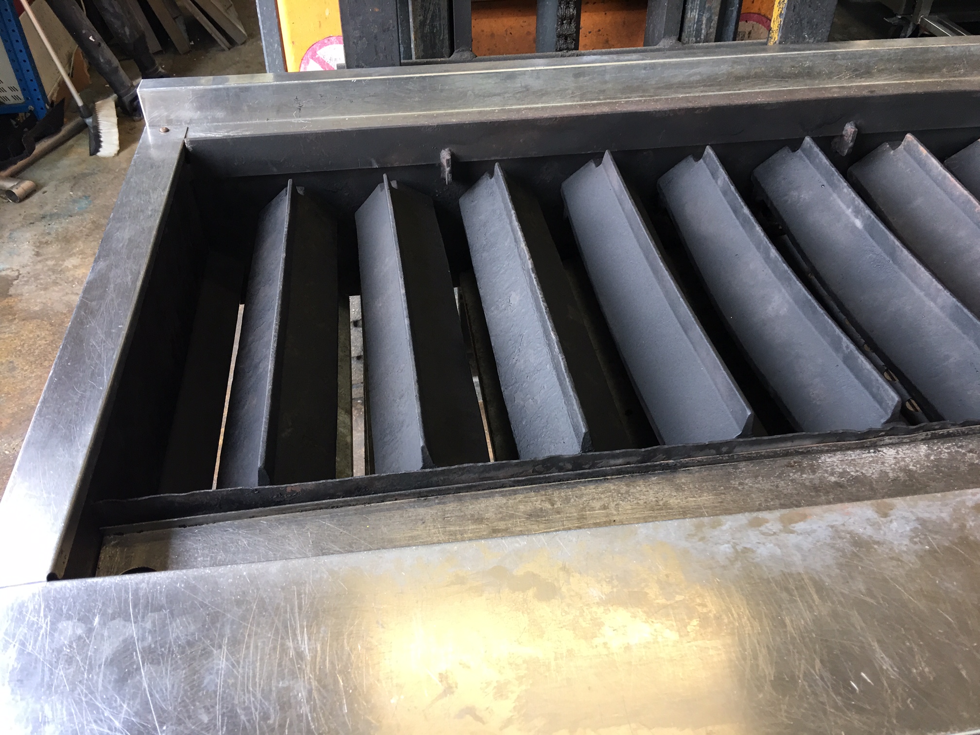 Hobart 8 Burner Gas Chargrill, best grill for Peri peri , 120 cm 4 foot