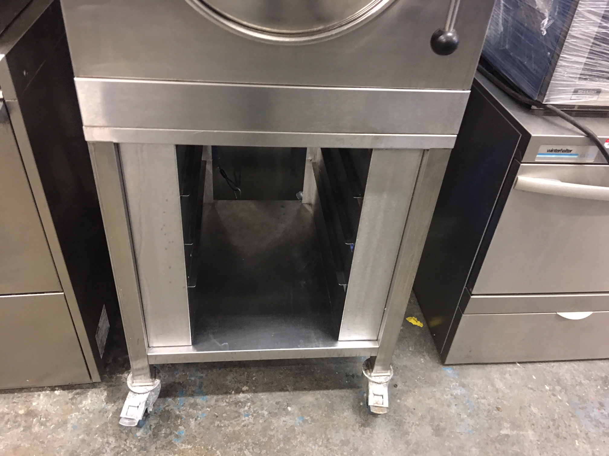 Hobart 204 Series 5 High Speed Pressure Steamer, steam veg in 5 min