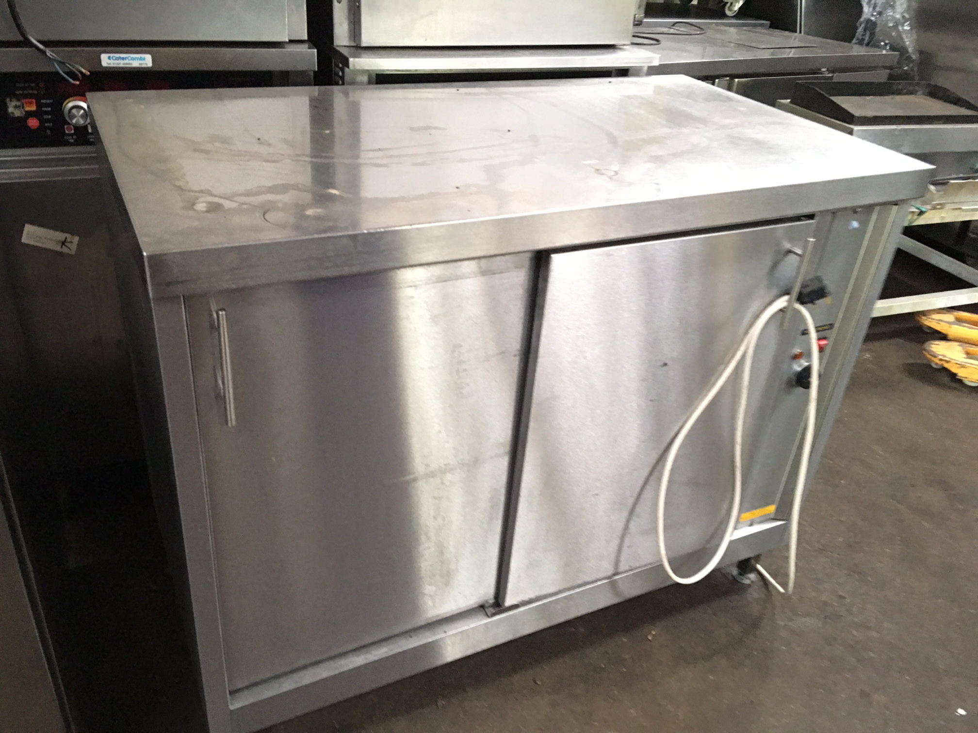 Hot Cupboard/Hot Plate/Serving Counter, sliding doors, stainless steel