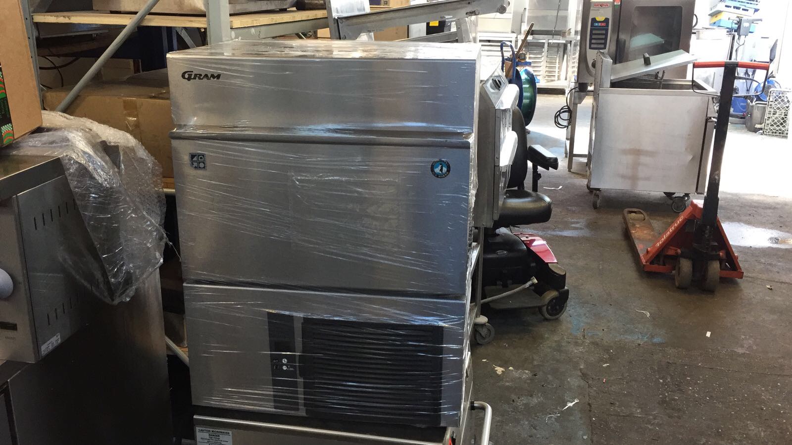 ICE MACHINE / ICE MAKER /ELECTROLUX/ £650 INC.VAT FULLY SERVICED