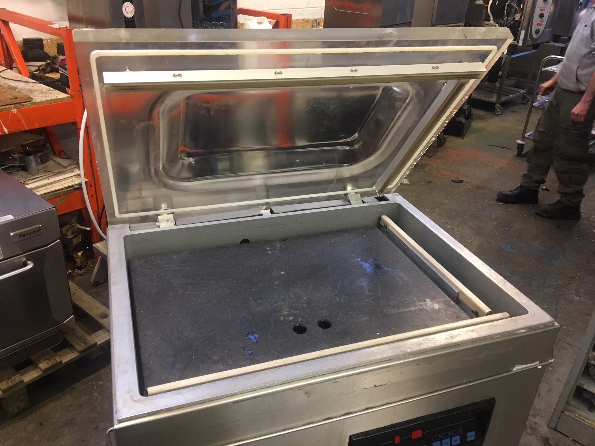Commercial vacuum sealer, large powerful ideal for large restaurant Used Rational