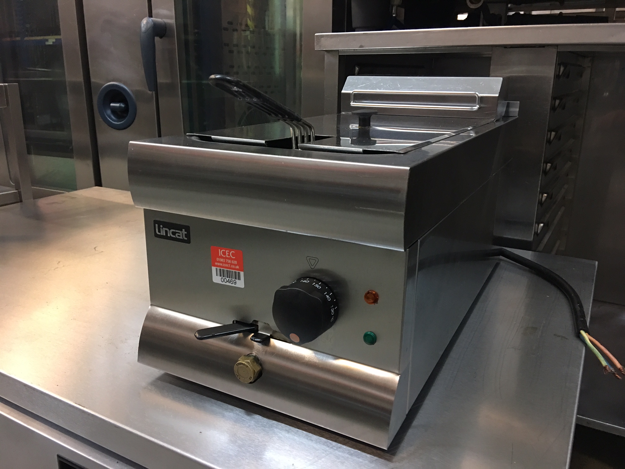 Table Top Lincat J6 9 Ltr Single Tank Fryer With 1 Basket (Stand can be