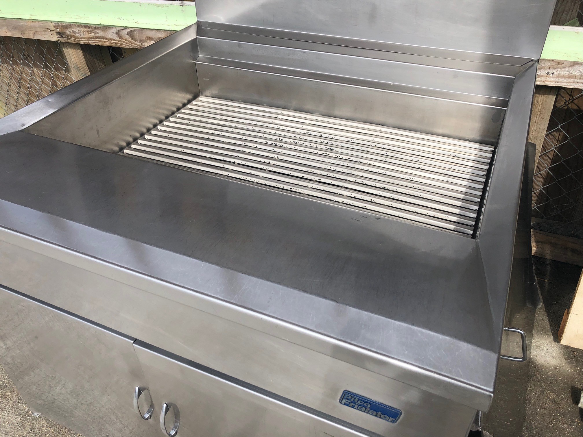 Pitco Frialator fish fryer/fish range natural gas Used Rational