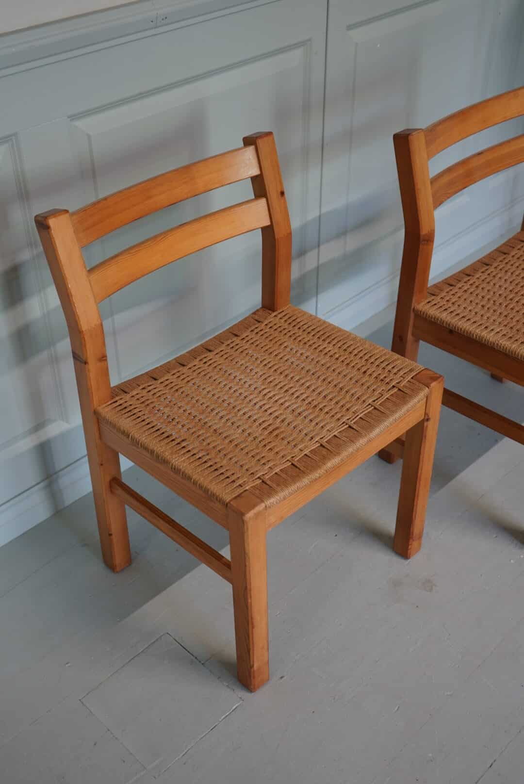 Stolar Med Flätad Sits Paret danska stolar med flätad sits Folks Interiör