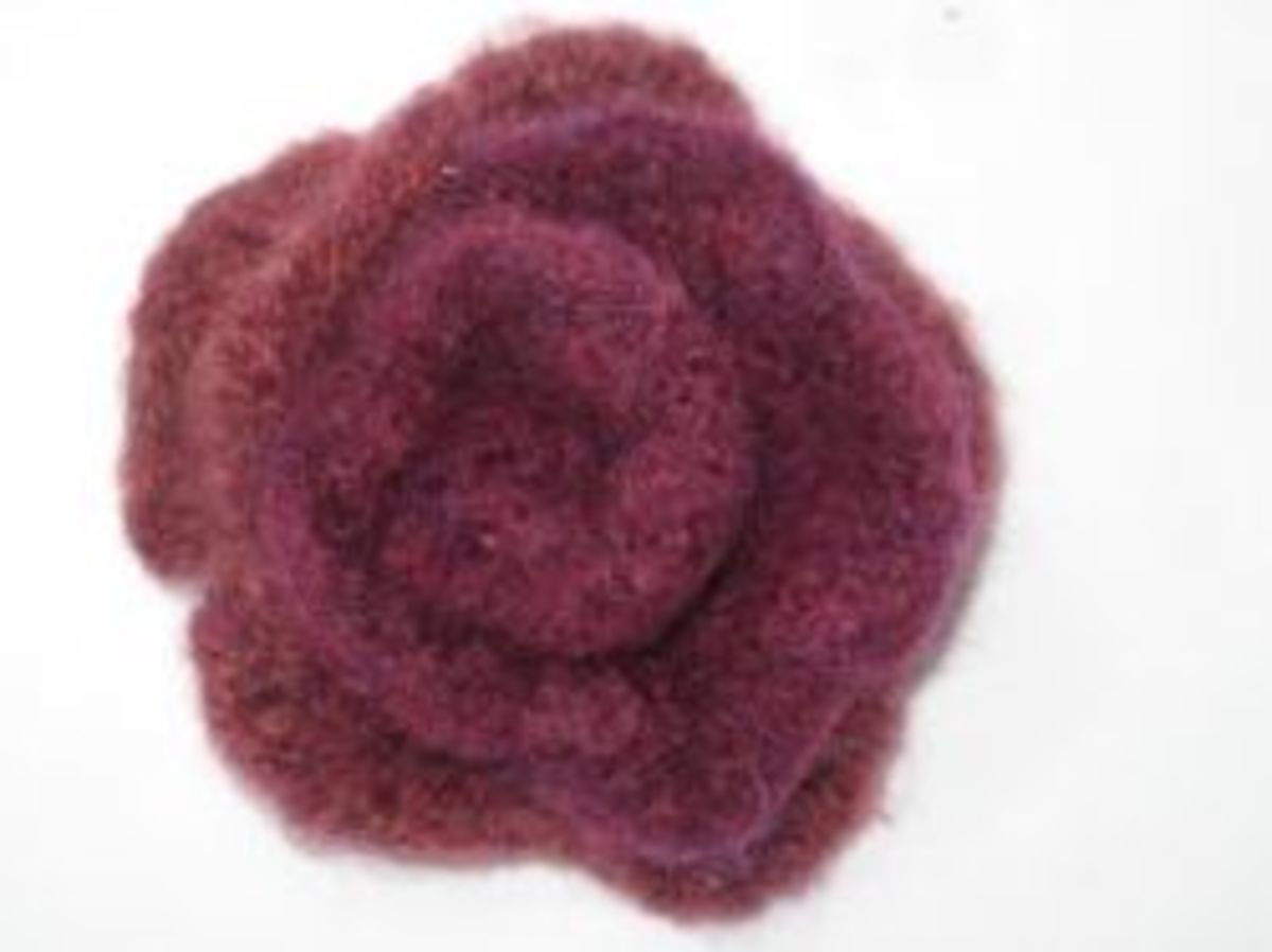 How to Make a Felted Flower Pin—Free Pattern