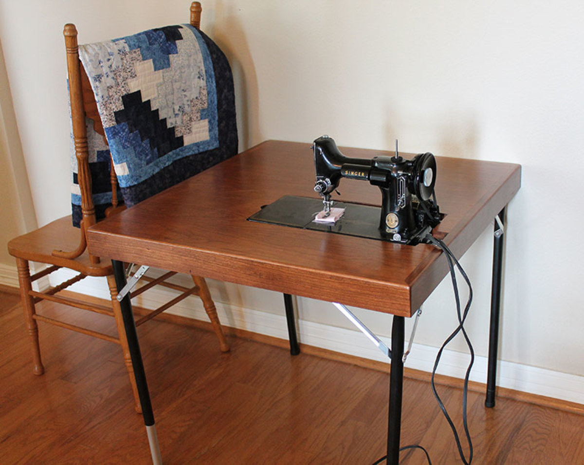 Singer Featherweight Reproduction Folding Sewing Tables & Travel Bags
