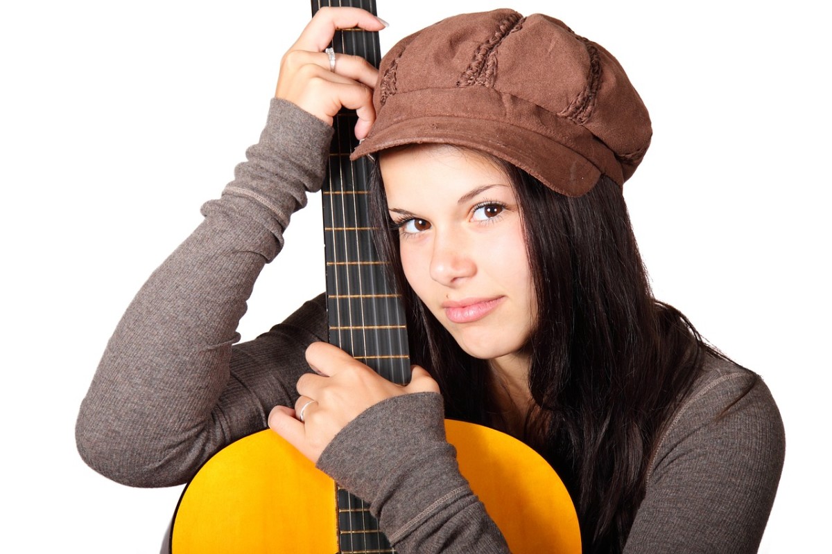 Best Acoustic Guitars for A Person with Small Hands HubPages