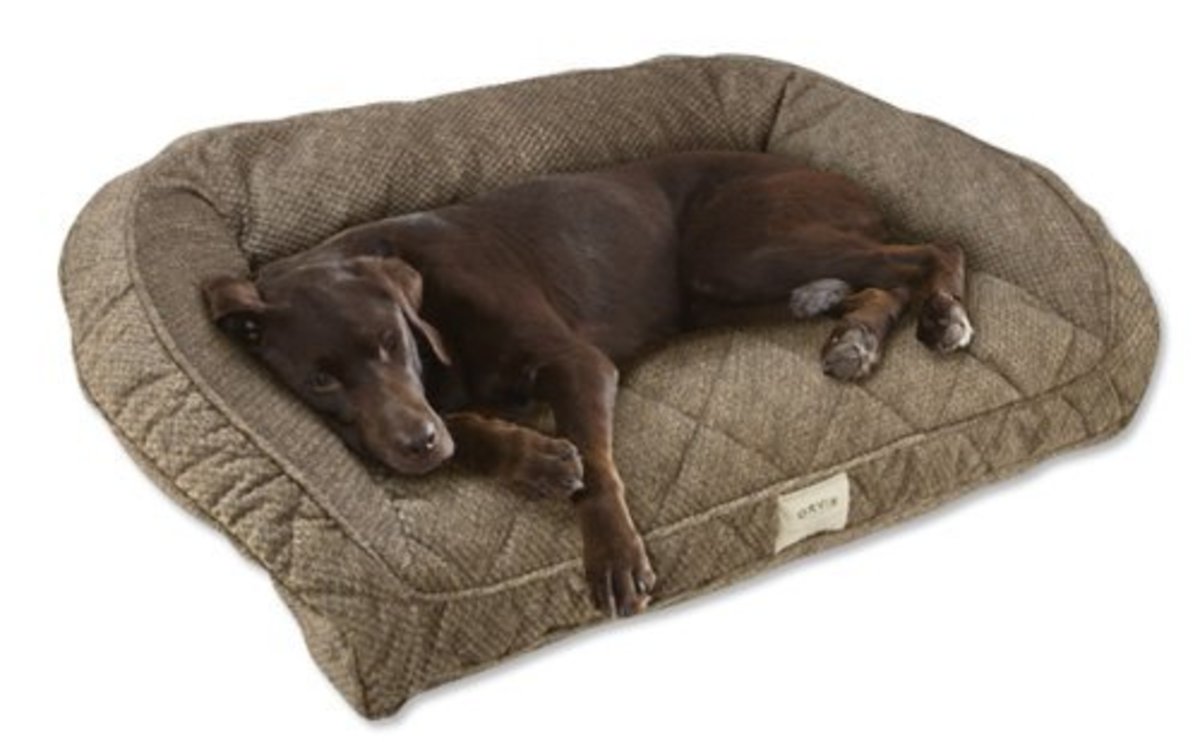 Fleecelined deep dish dog bed with memory foam