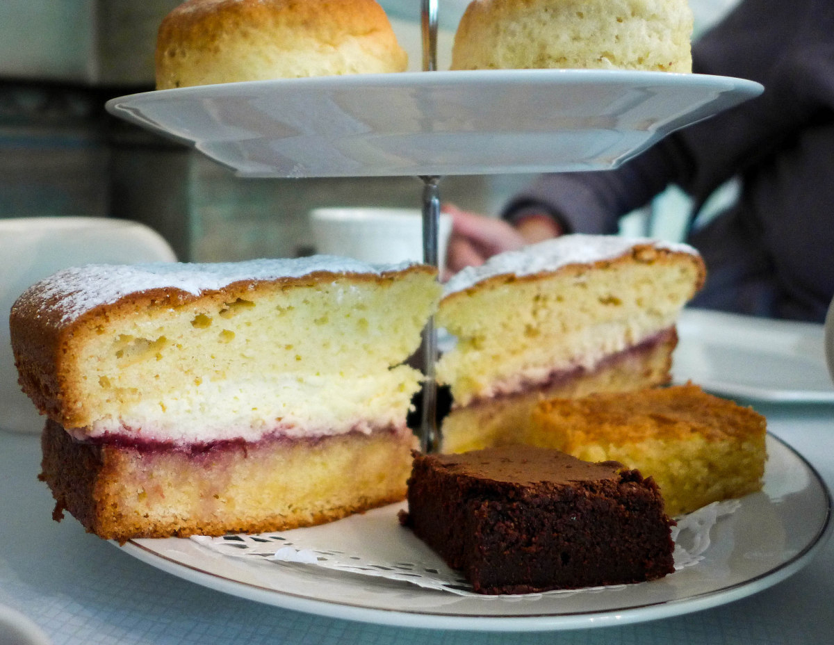 How to Throw an 1800s VictorianThemed Tea or Garden Party Holidappy