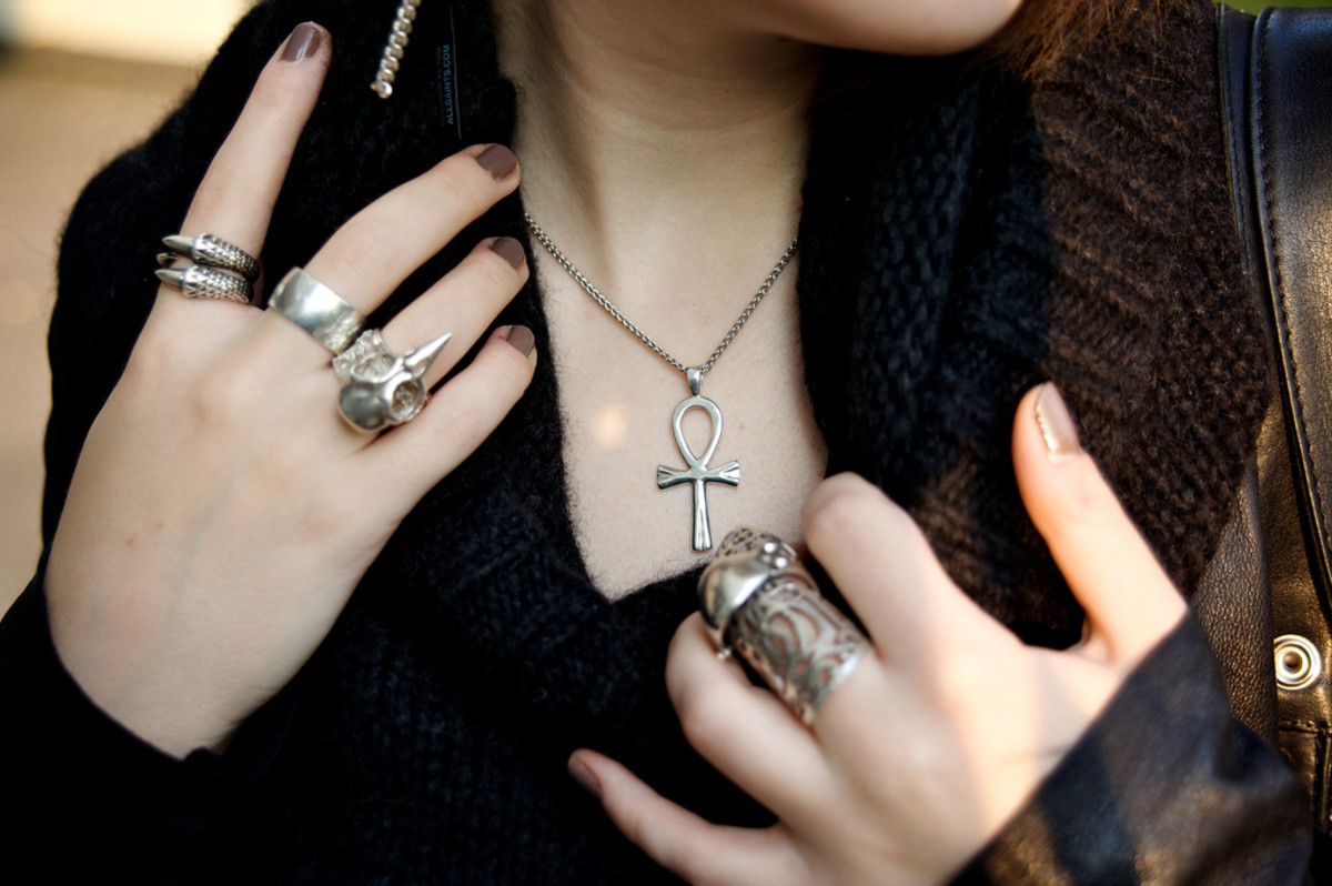 How to Accessorize a Black Dress HubPages