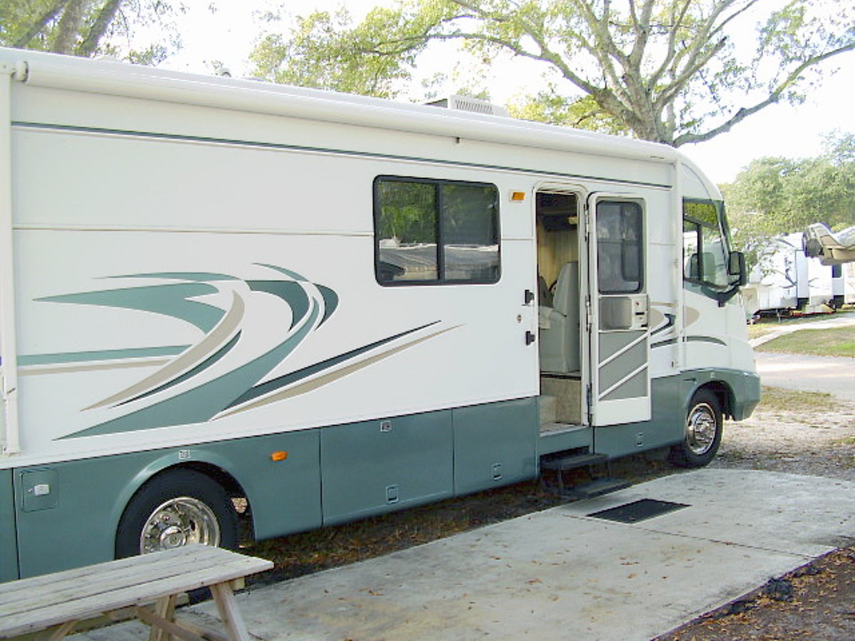 The 1999 Holiday Rambler Is a Great Coach to Own AxleAddict