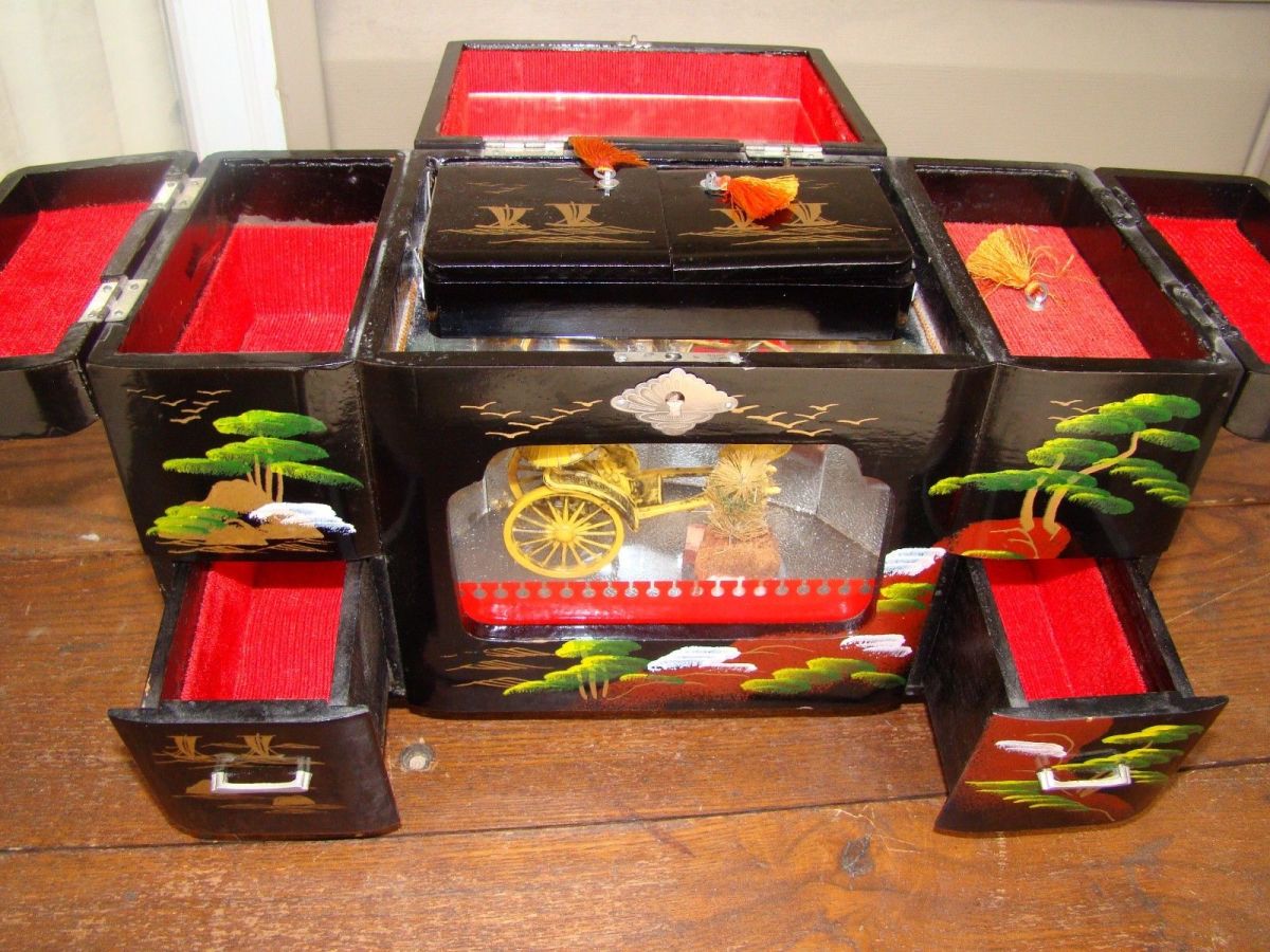 Japanese Black Lacquer Jewelry Boxes that play Music HubPages