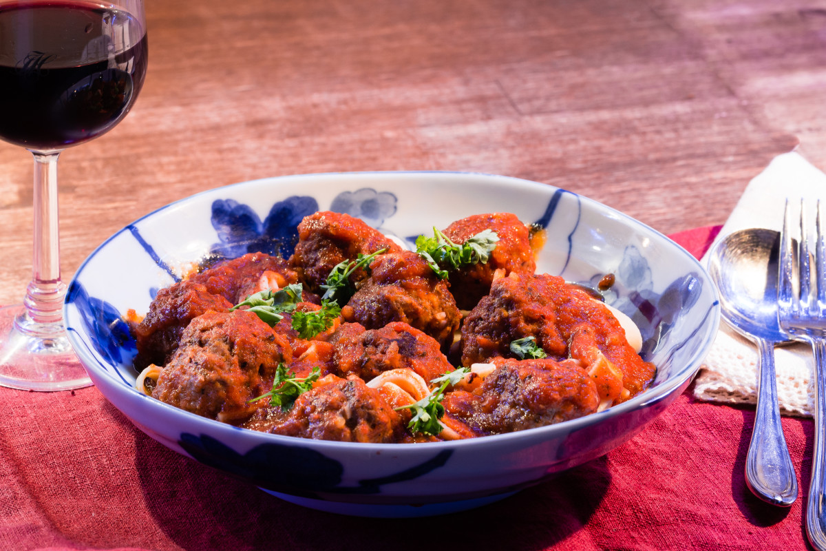 Recipe for How to Make Meatballs Without Breadcrumbs Delishably