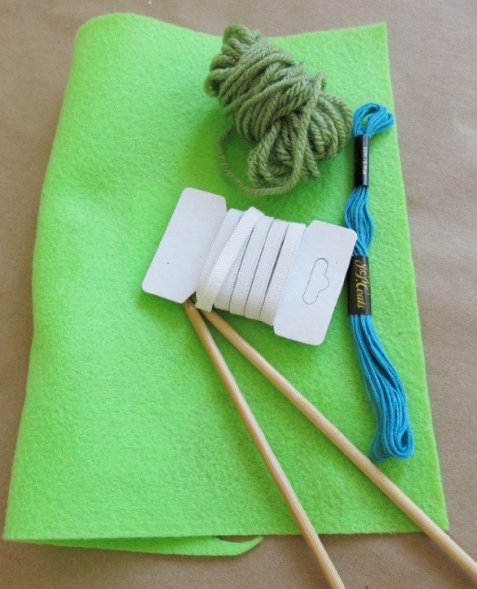 Free Knitting Pattern for an Easy Yarn Ball Bookmark