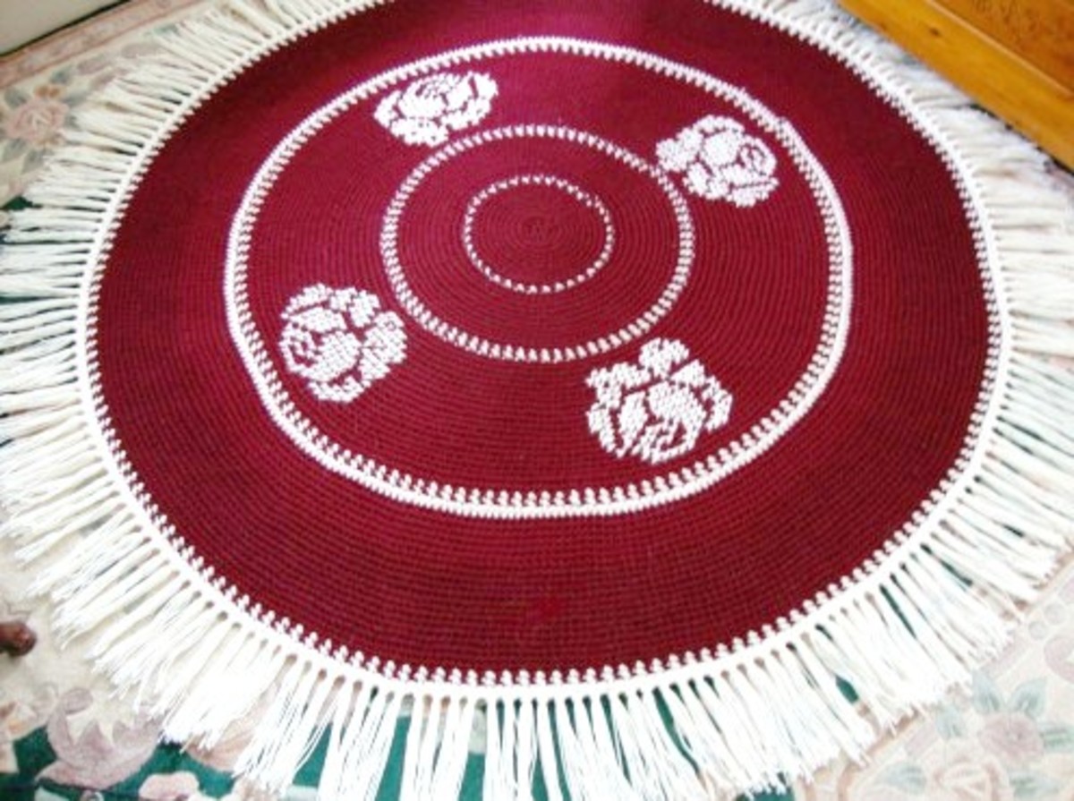How to Crochet a Round Rug With Roses on it