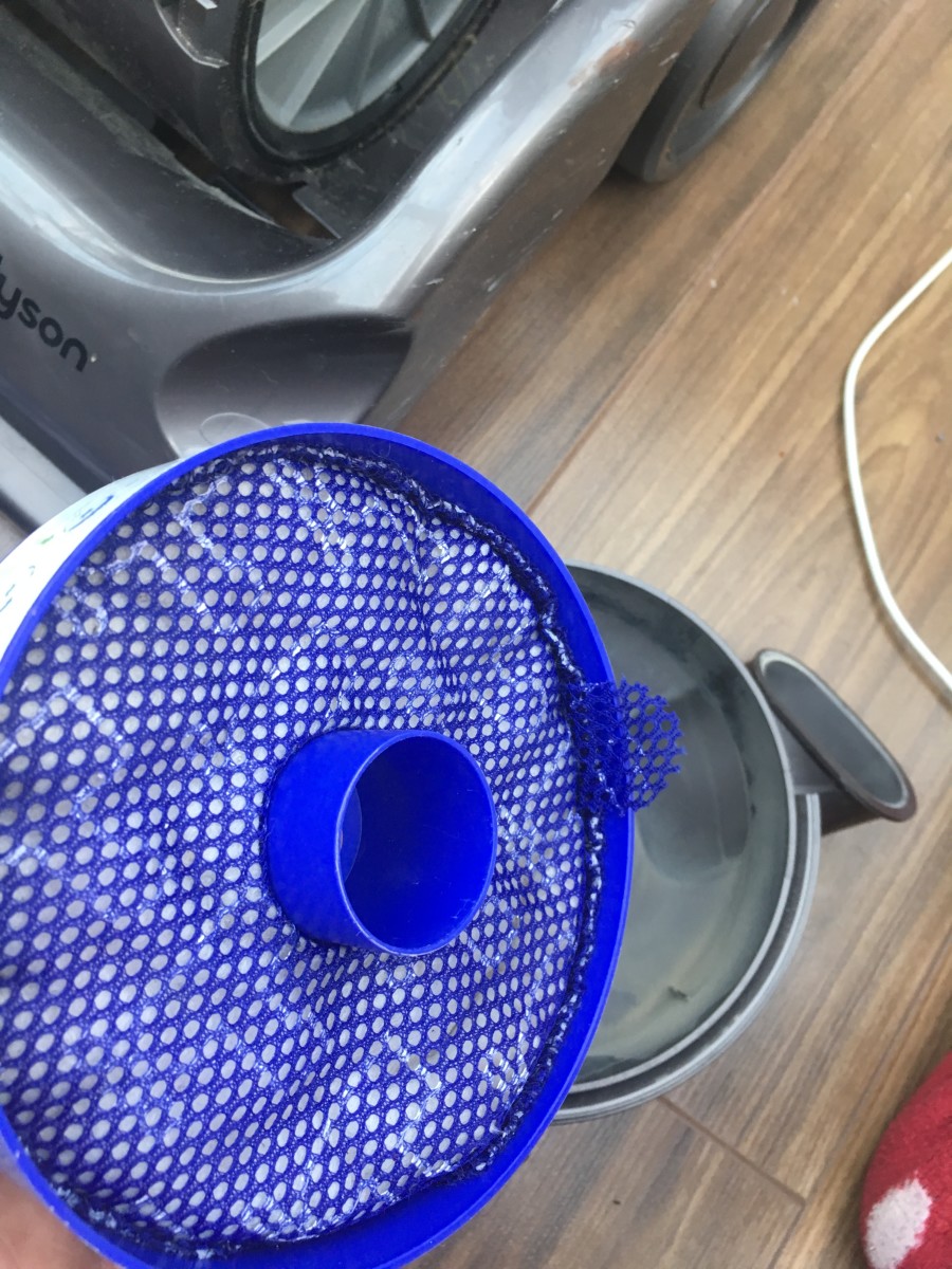 What to Do If a Dyson Vacuum Cleaner Has Stopped Picking up Dirt