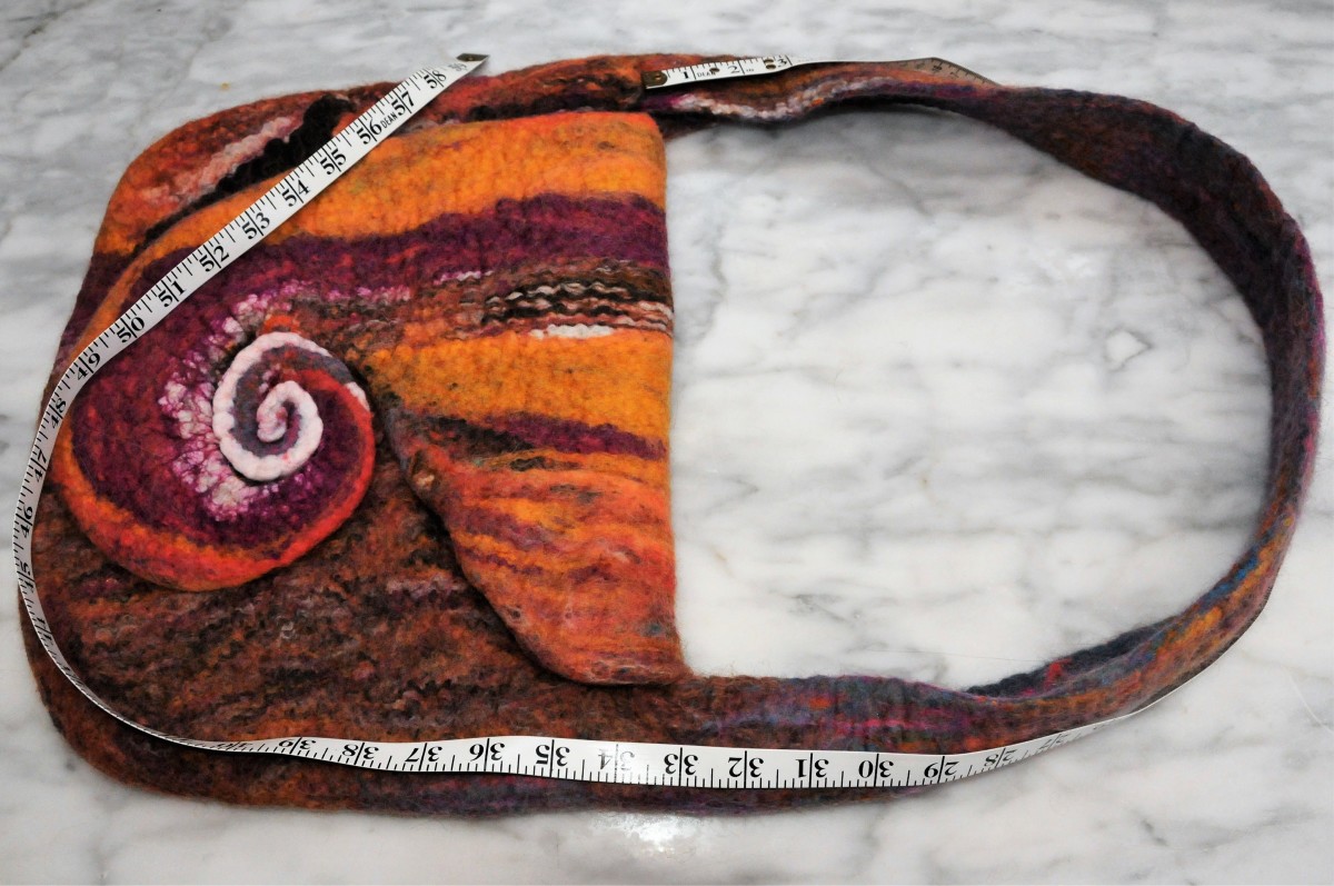 How to Make a Wet Felted Spiral Bag