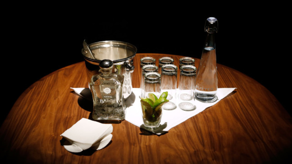 Top 10 Country Songs About Tequila Spinditty