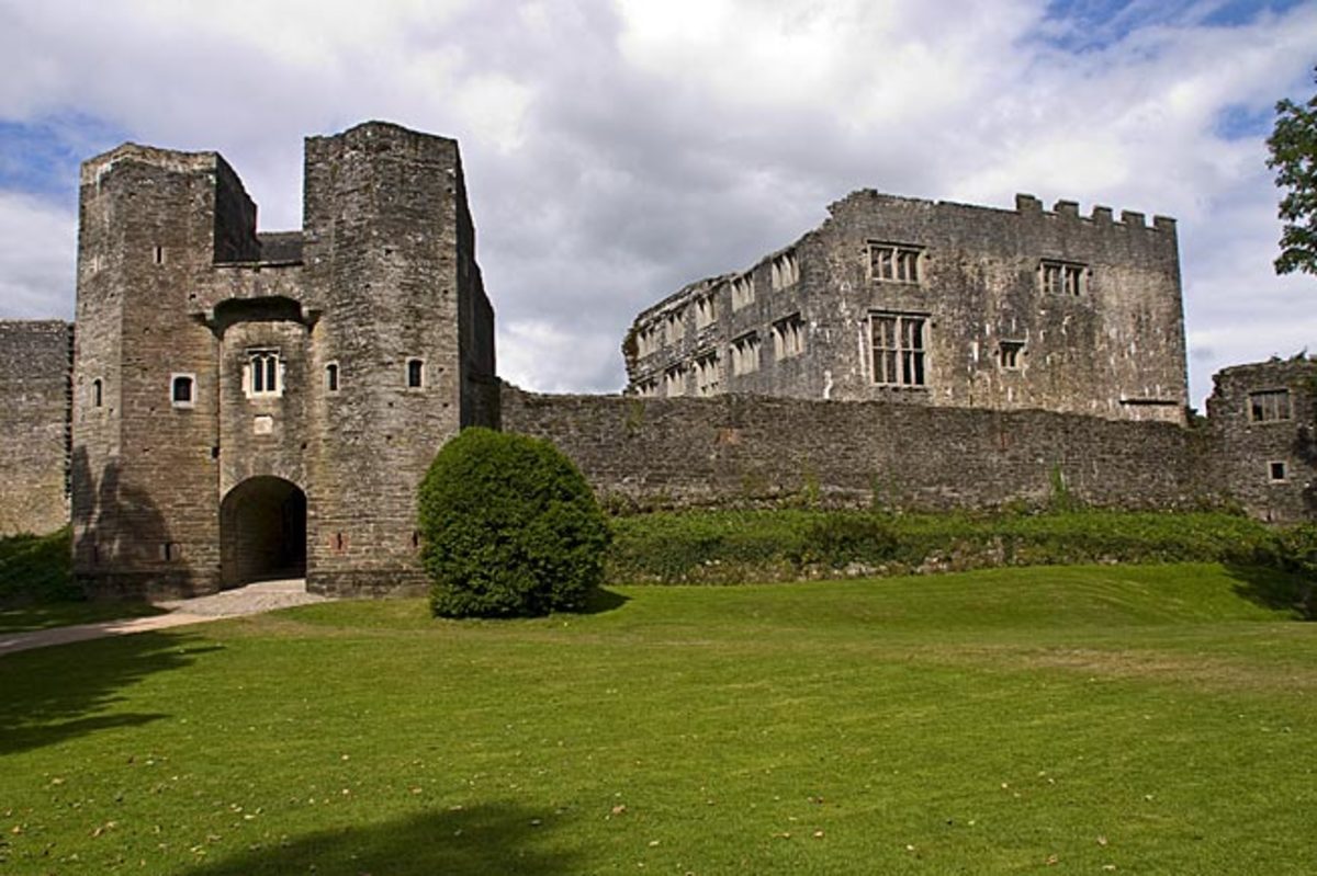 The Ghosts of Haunted Berry Pomeroy Castle Exemplore