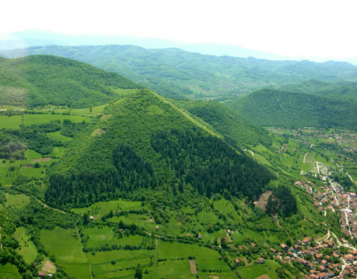 The Bosnian Discoveries Great Pyramids or Mountains out of Molehills