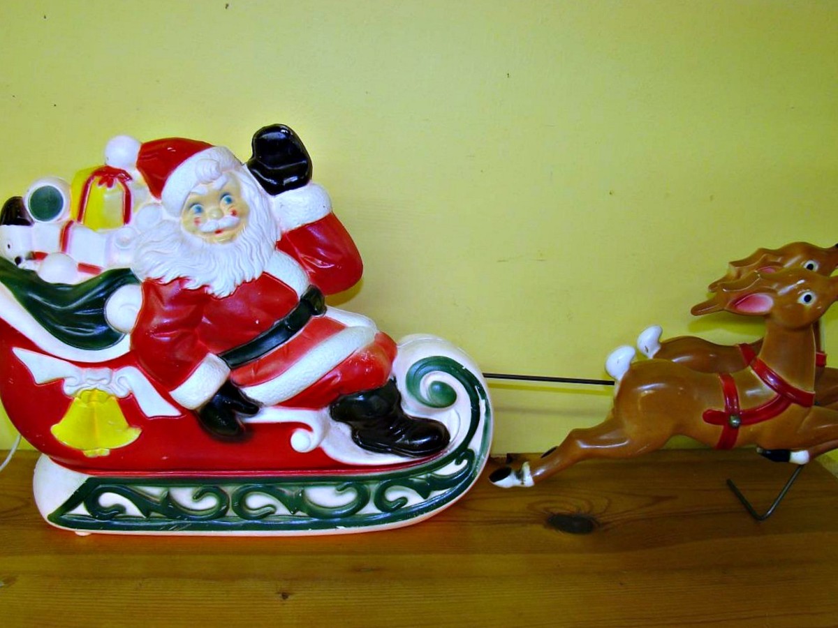 Collecting Christmas Blow Molds, Empire, General Foam, and More HubPages