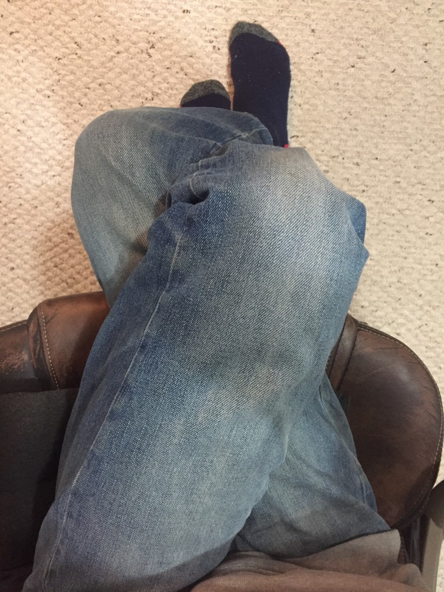 What Does Crossing the Legs Mean? Owlcation