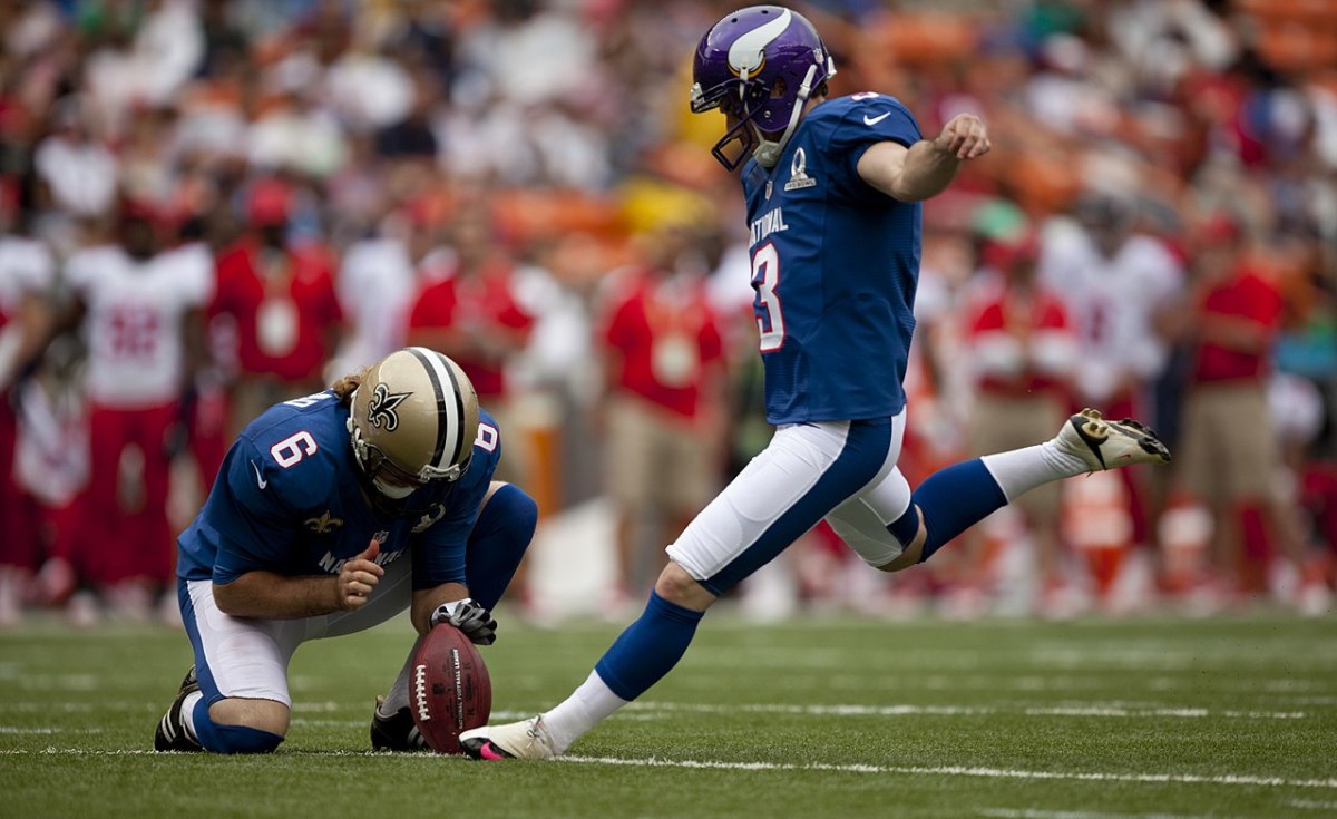 5 Reasons Why Punters Hold for Field Goals HowTheyPlay