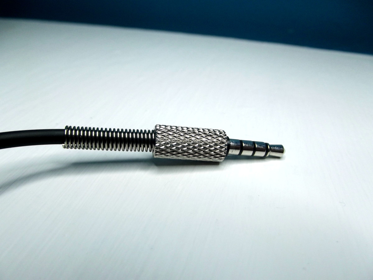 Review of the Vogek Lightweight Headphones | TurboFuture