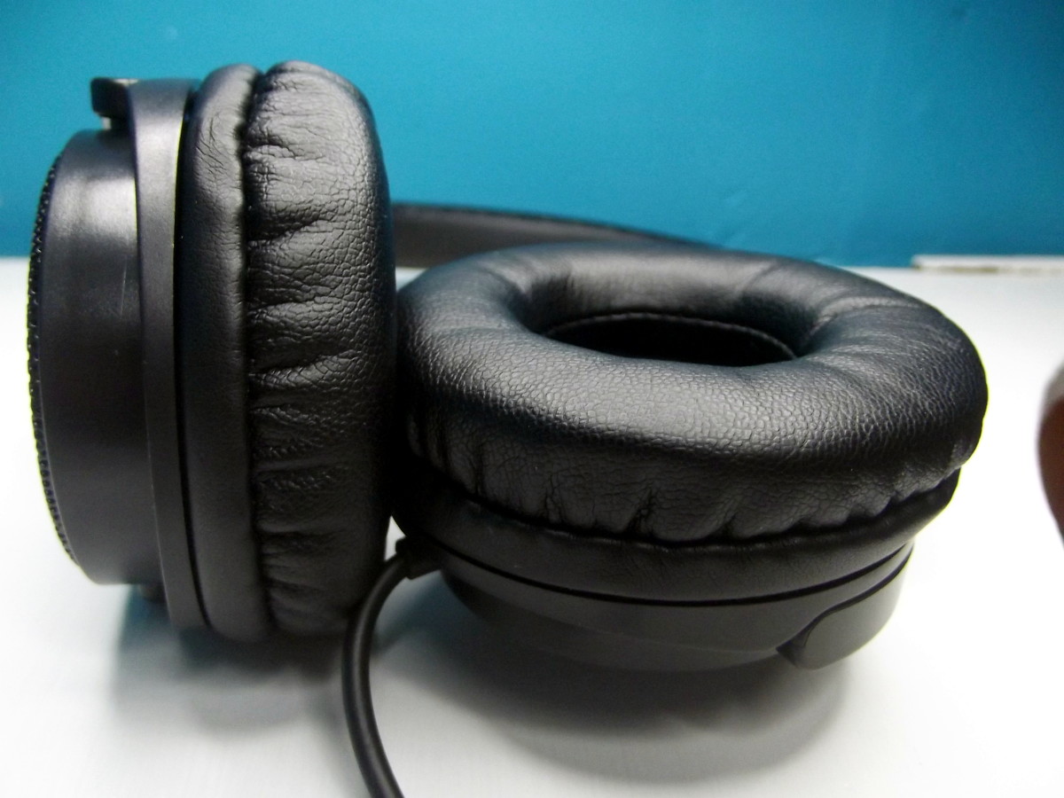 Review of the Vogek Lightweight Headphones | TurboFuture