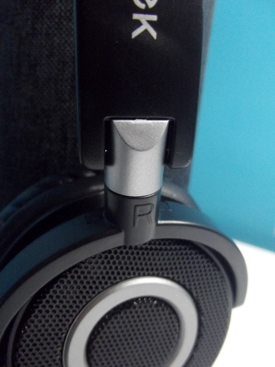 Review of the Vogek Lightweight Headphones TurboFuture