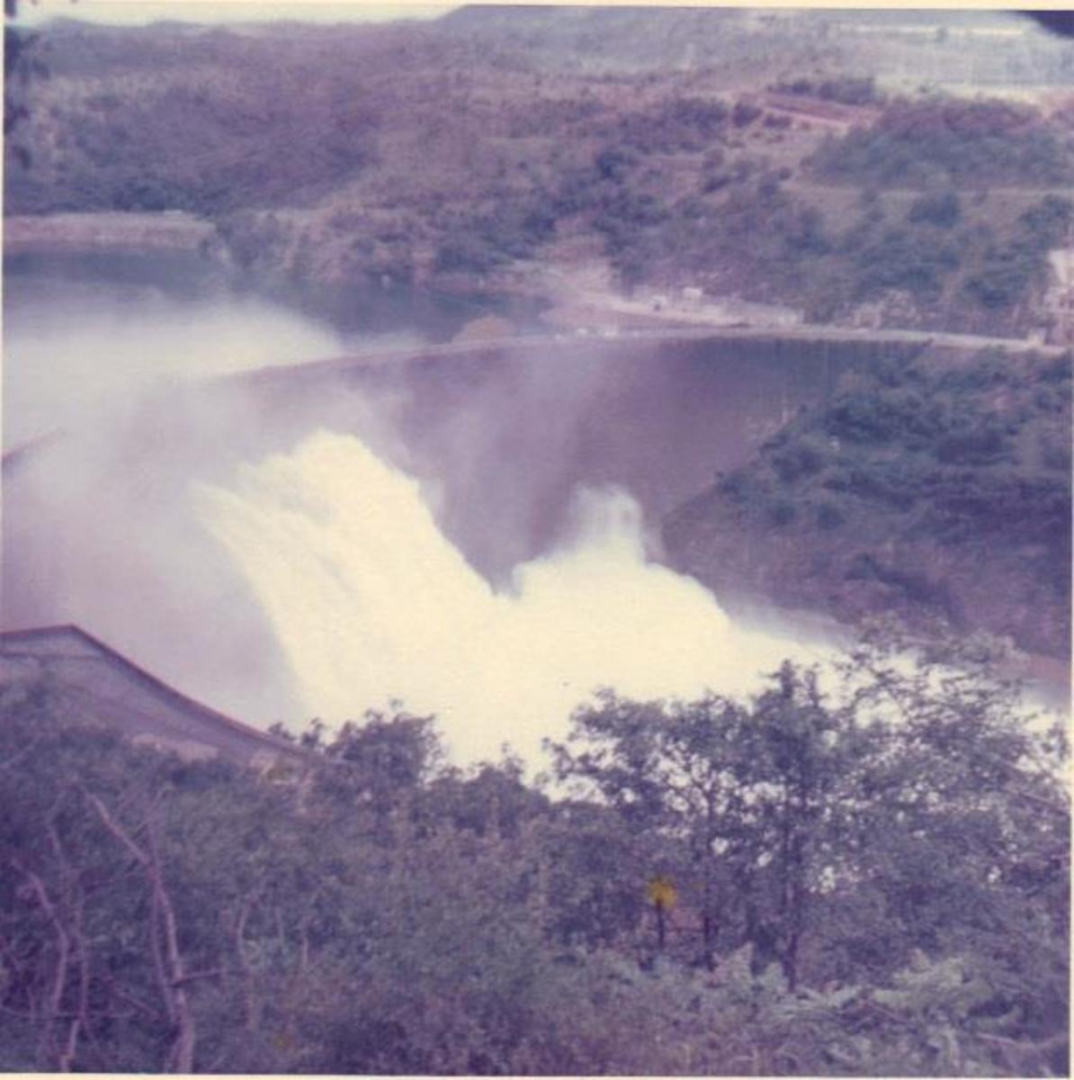 Growing up on Lake Kariba, Rhodesia LetterPile
