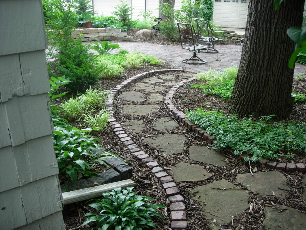 How to Build a LooseMaterial Patio Dengarden